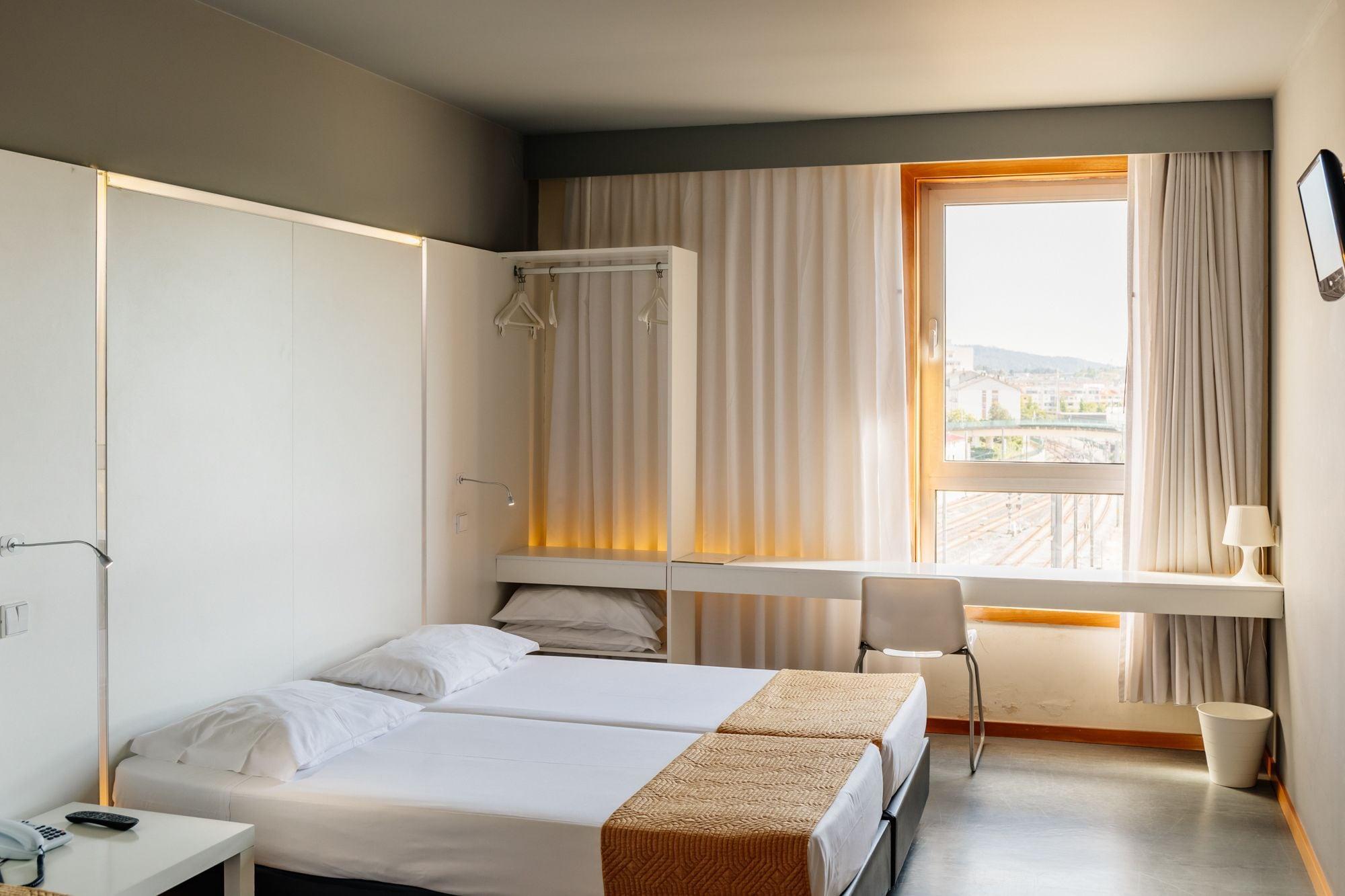 Basic By Axis Hotel