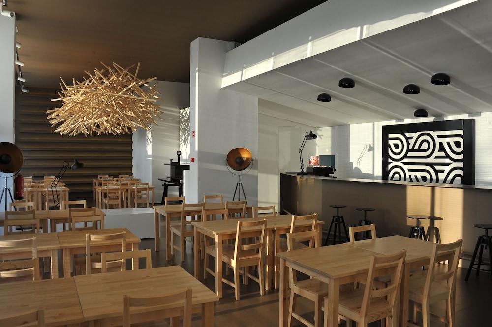 Basic By Axis Hotel