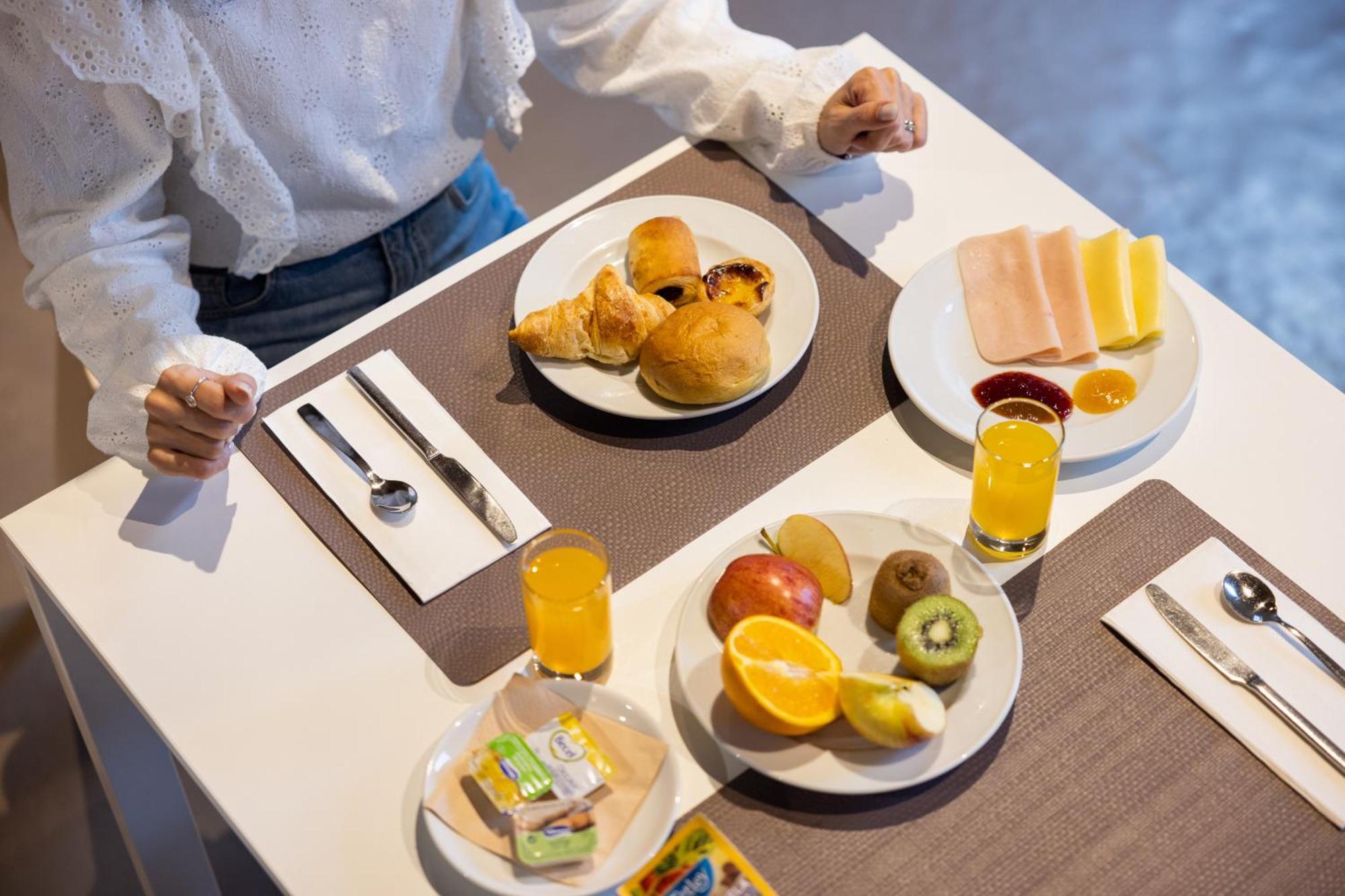 Hotel Basic By Axis 2*