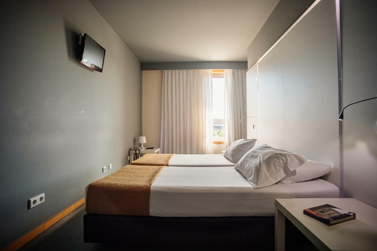 Hotel Basic By Axis